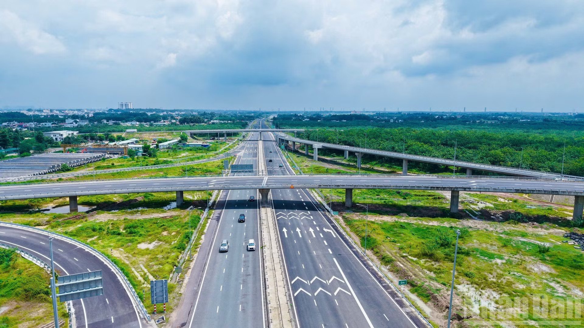 Đồng Nai tăng tốc hoàn thiện hạ tầng chiến lược
